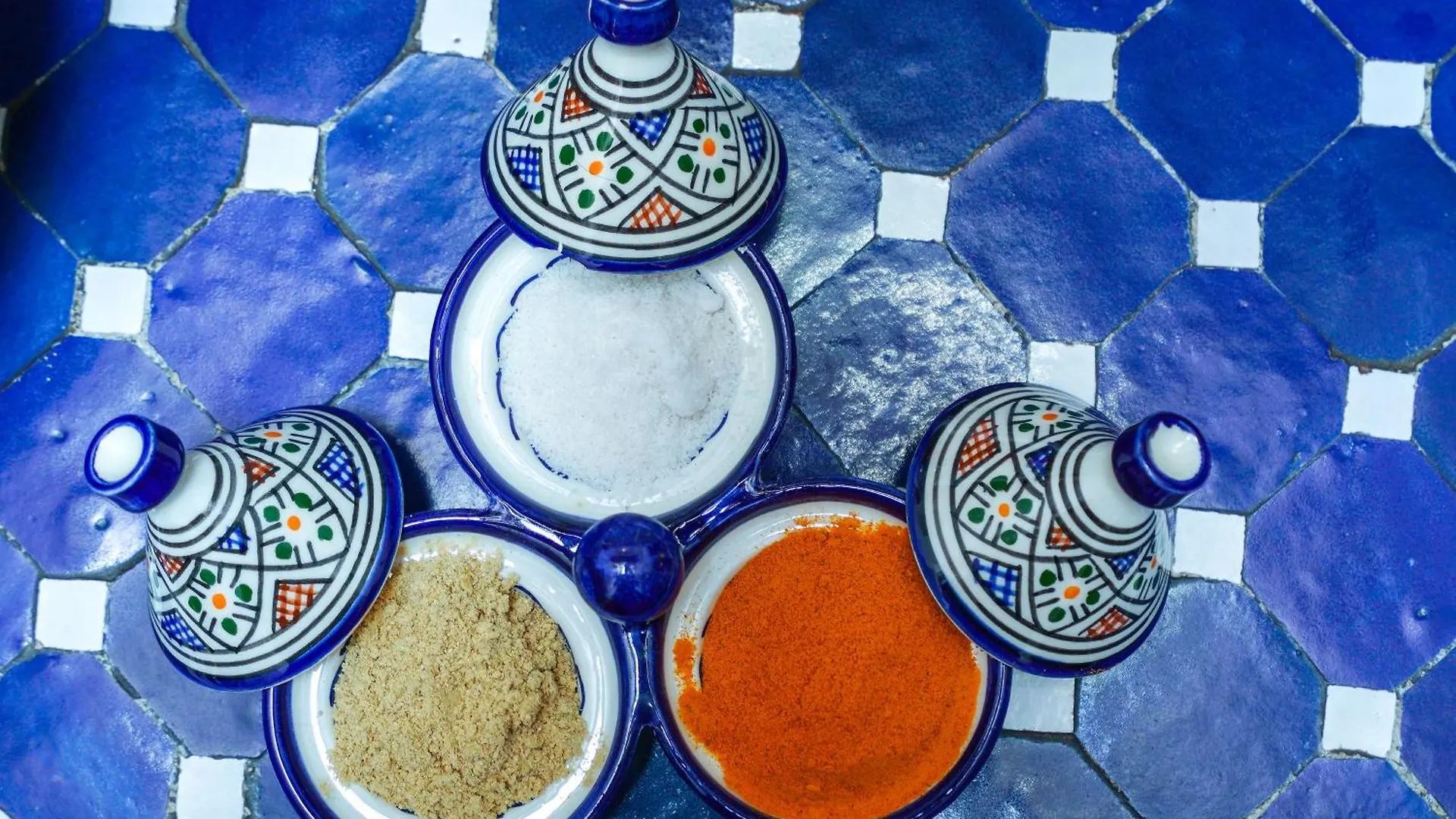 ***  Riad Farah Fez Marruecos
